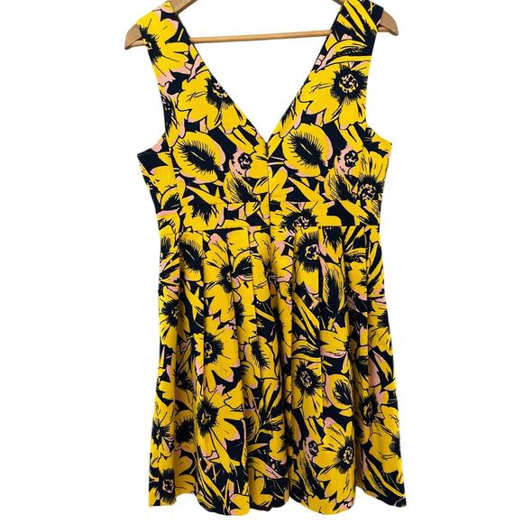 J. Crew Tailored Pleated Floral Pique Fit & Flare Dress‎ Size 8 Petite - Picture 6 of 10